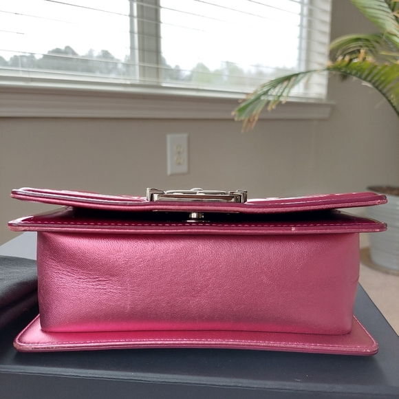 Chanel Patent Mettalic Pink Le Boy Small - Picture 10 of 16
